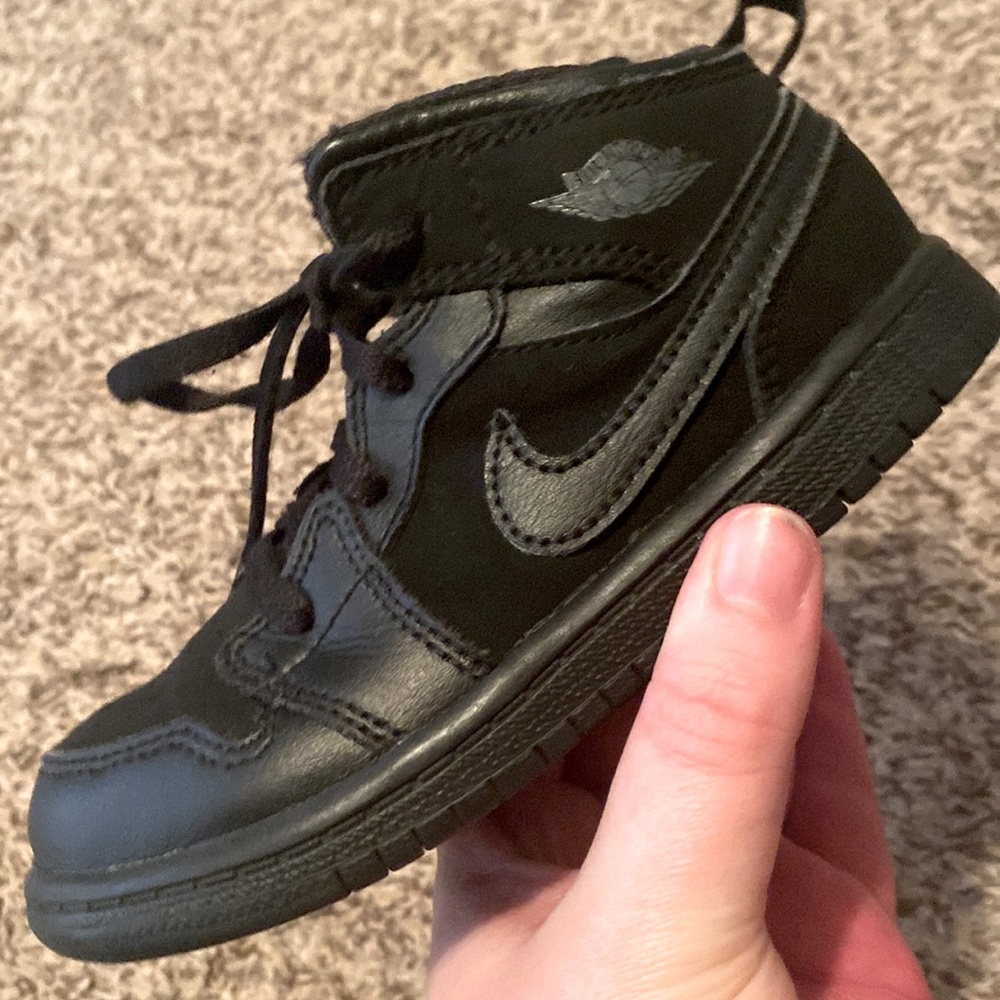Lightly used toddlers Nike Air Jordans